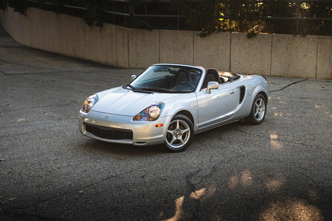 2000 Toyota MR2 Spyder/MR-S - Image 11 of 31