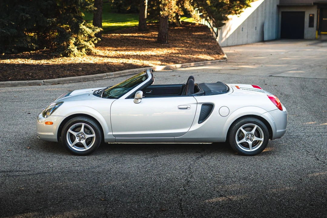 2000 Toyota MR2 Spyder/MR-S - Image 12 of 31