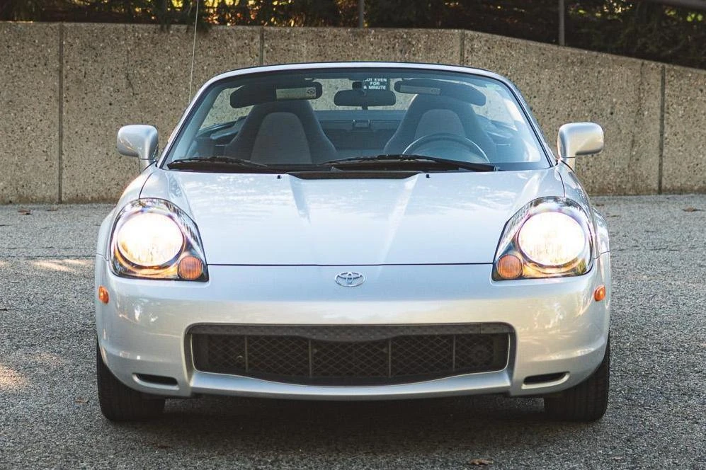 2000 Toyota MR2 Spyder/MR-S - Image 2 of 31