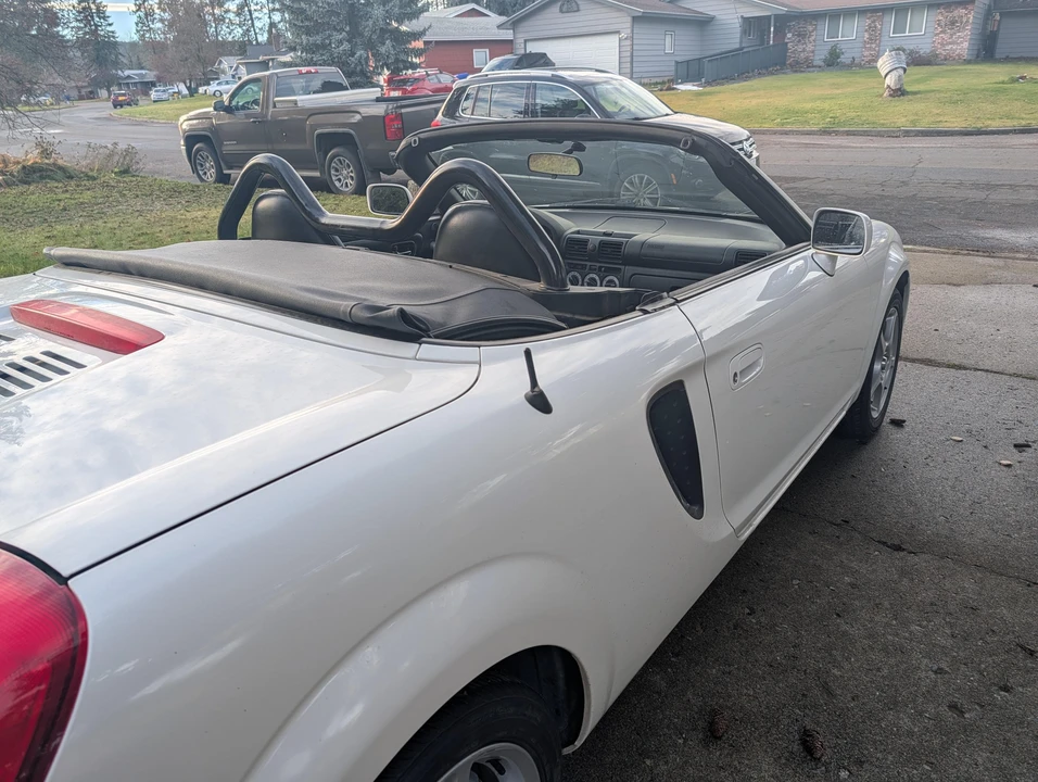 2000 Toyota MR2 Spyder/MR-S - Image 16 of 31