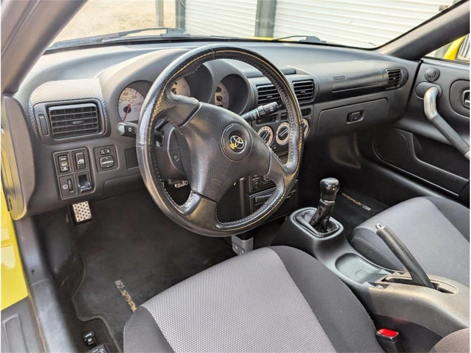 2000 Toyota MR2 Spyder/MR-S - Image 9 of 12