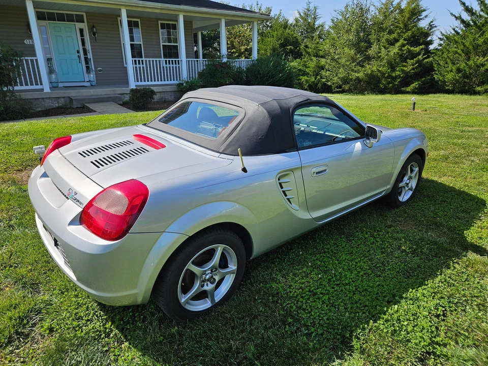 2000 Toyota MR2 Spyder/MR-S - Image 17 of 31