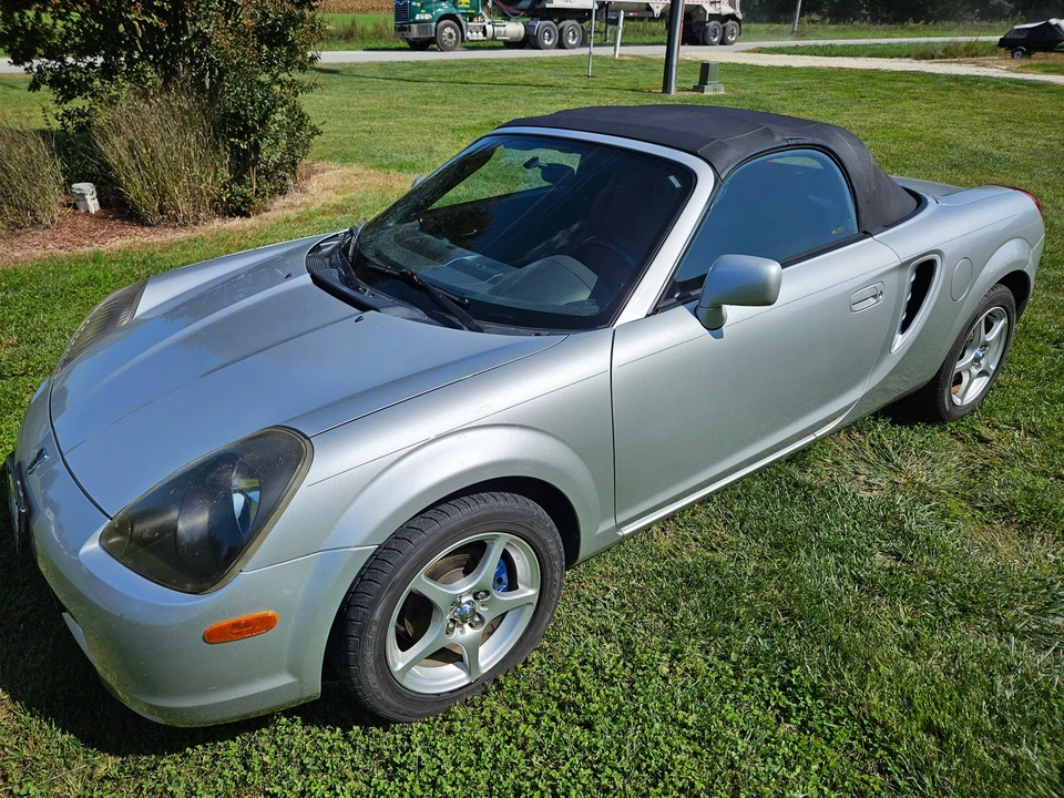 2000 Toyota MR2 Spyder/MR-S - Image 12 of 31