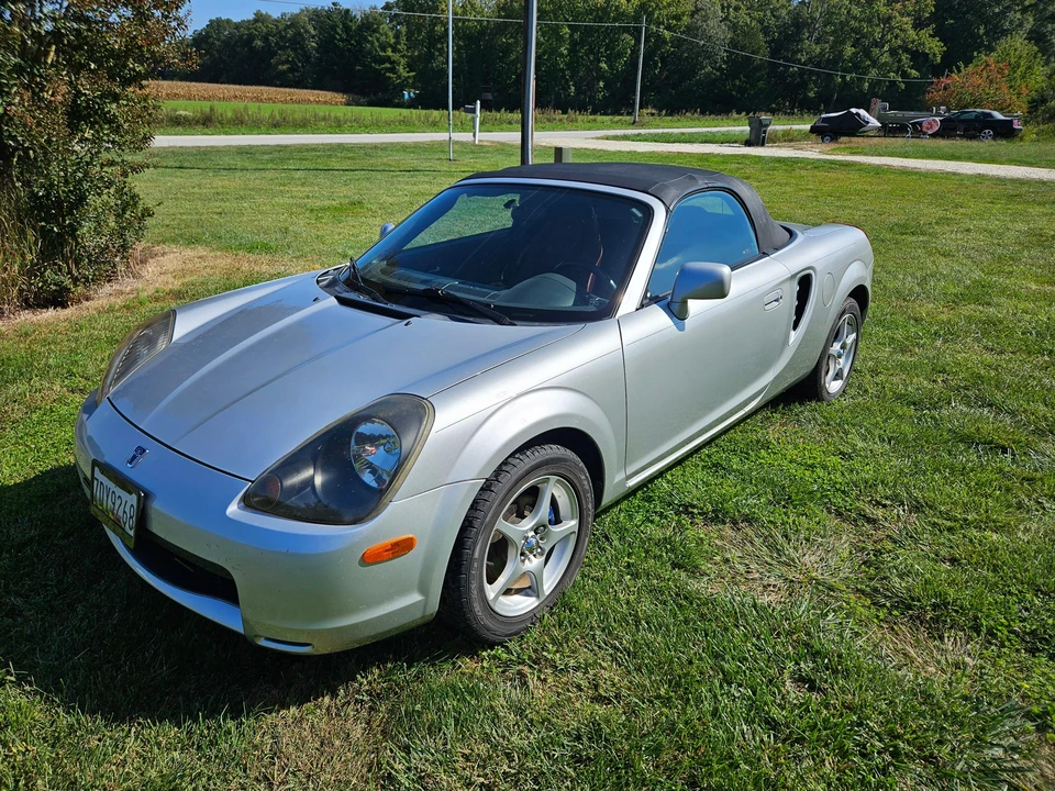 2000 Toyota MR2 Spyder/MR-S - Image 11 of 31