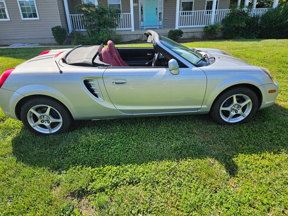 2000 Toyota MR2 Spyder/MR-S - Image 9 of 31