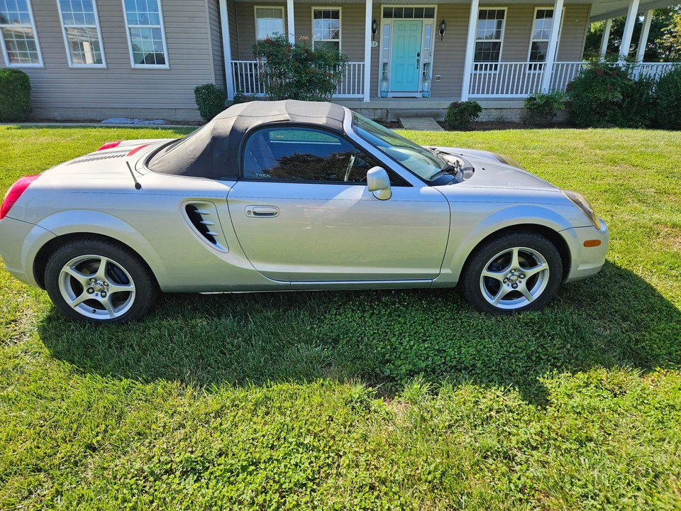 2000 Toyota MR2 Spyder/MR-S - Image 18 of 31