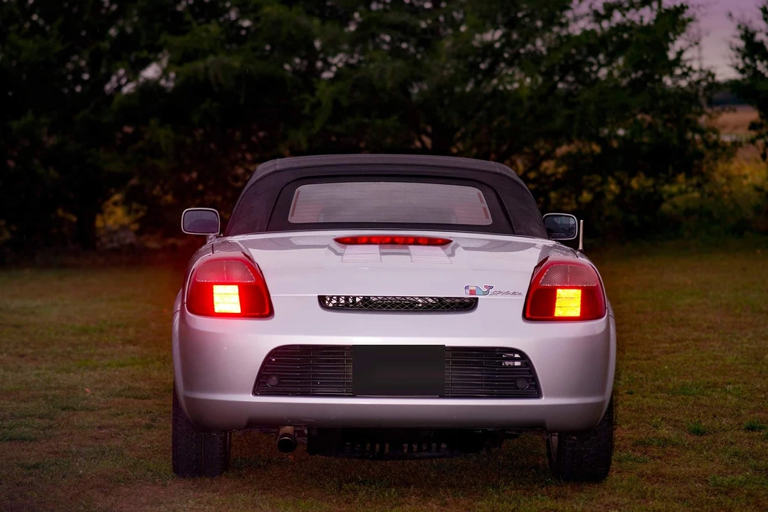 2000 Toyota MR2 Spyder/MR-S - Image 16 of 31