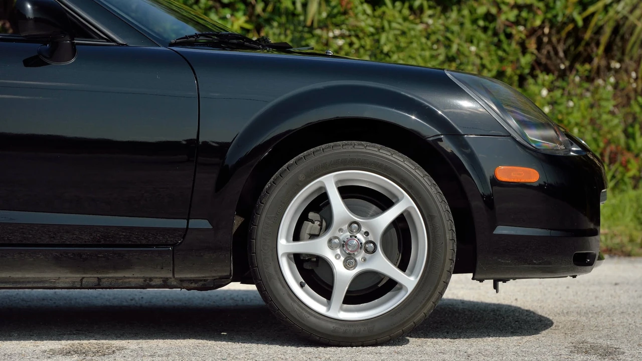 2000 Toyota MR2 Spyder/MR-S - Image 8 of 17