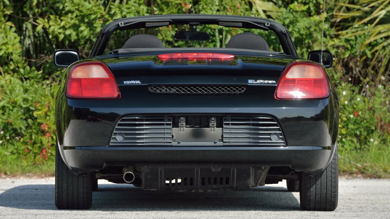 2000 Toyota MR2 Spyder/MR-S - Image 9 of 17