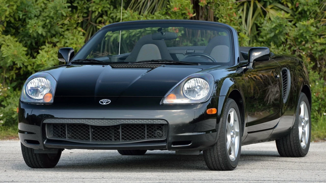 2000 Toyota MR2 Spyder/MR-S - Image 11 of 17