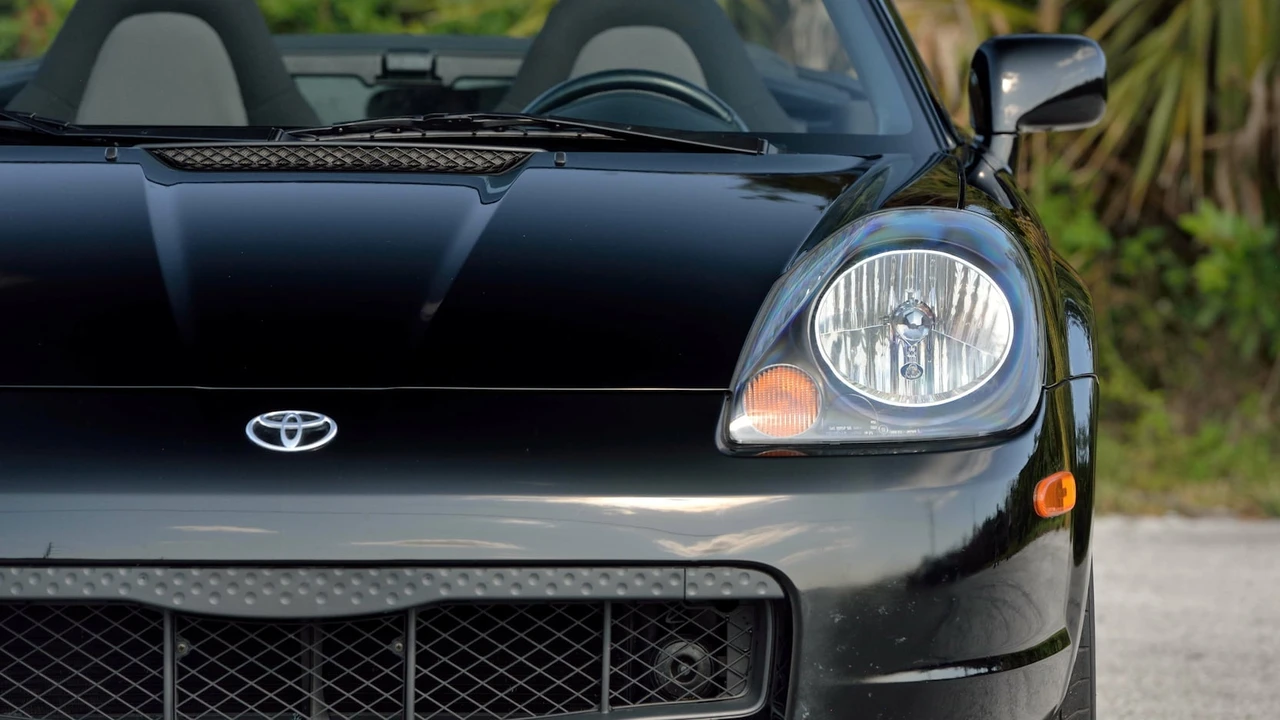 2000 Toyota MR2 Spyder/MR-S - Image 14 of 17