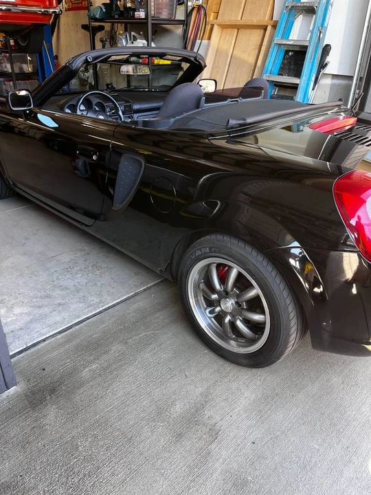 2000 Toyota MR2 Spyder/MR-S - Image 10 of 15