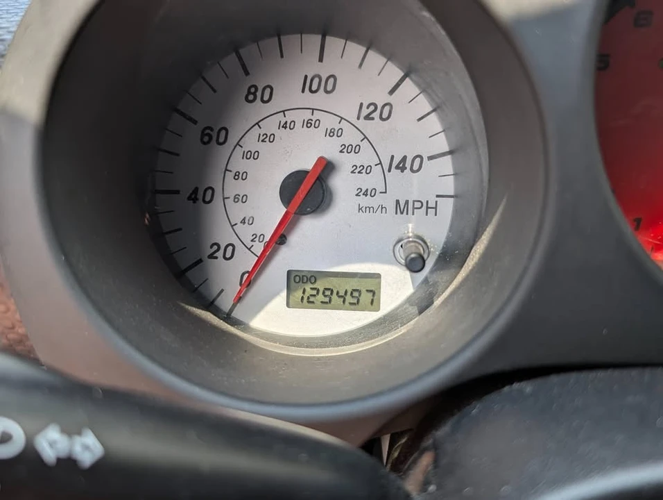 2000 Toyota MR2 Spyder/MR-S - Image 16 of 19