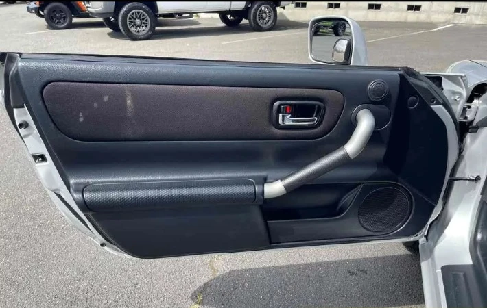 2000 Toyota MR2 Spyder/MR-S - Image 9 of 10
