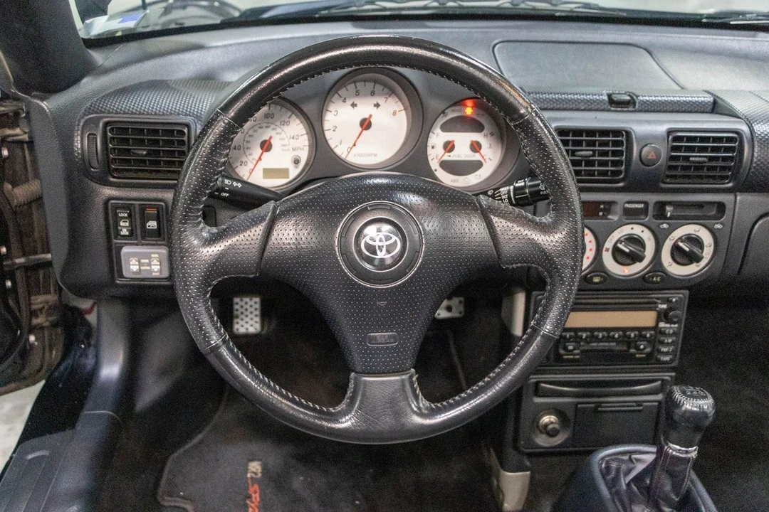 2000 Toyota MR2 Spyder/MR-S - Image 11 of 31