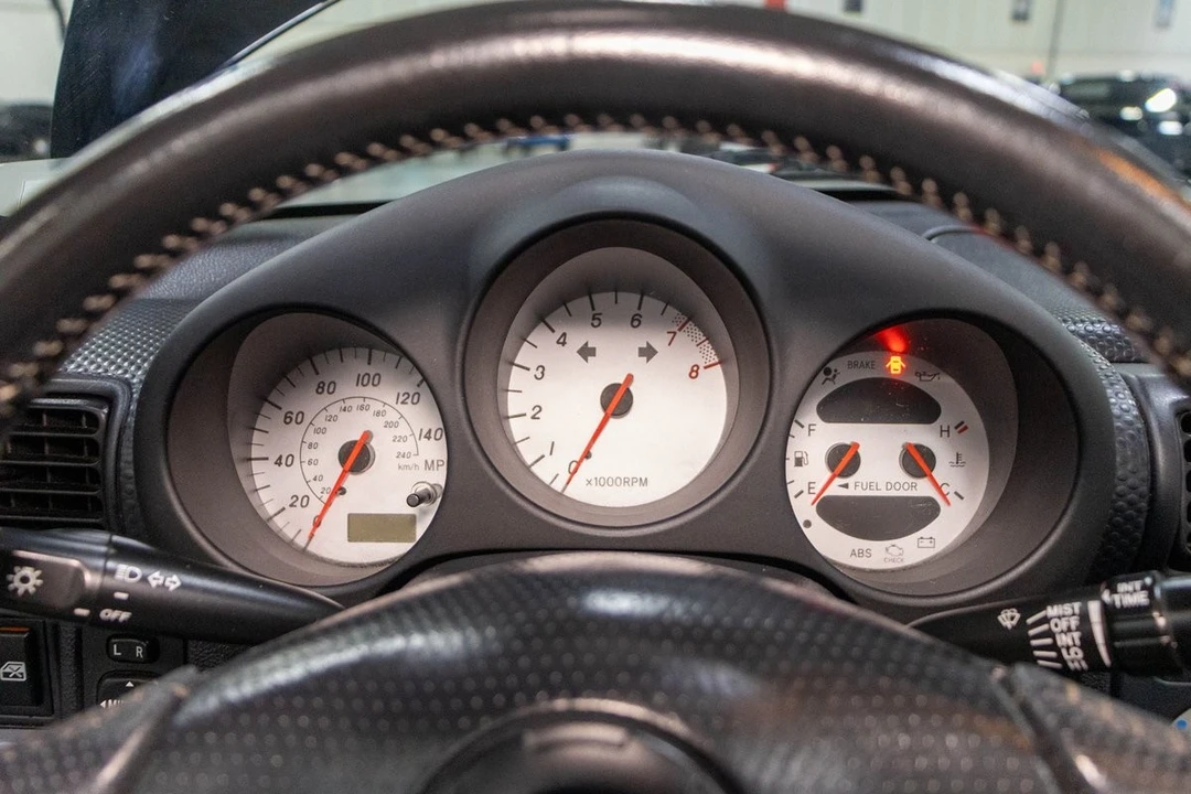 2000 Toyota MR2 Spyder/MR-S - Image 13 of 31
