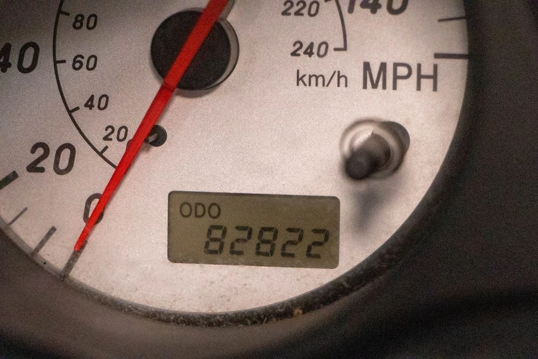 2000 Toyota MR2 Spyder/MR-S - Image 12 of 31