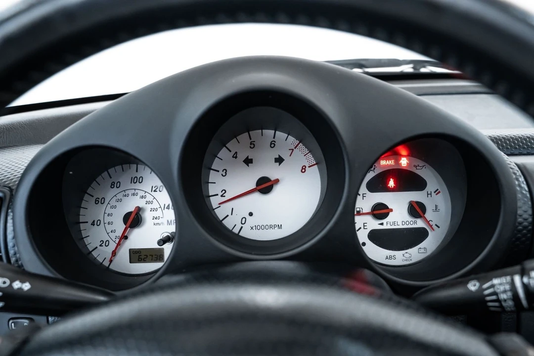 2000 Toyota MR2 Spyder/MR-S - Image 29 of 31