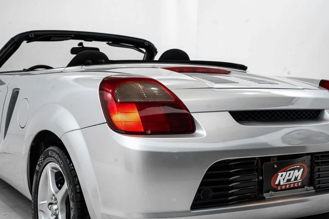 2000 Toyota MR2 Spyder/MR-S - Image 13 of 31