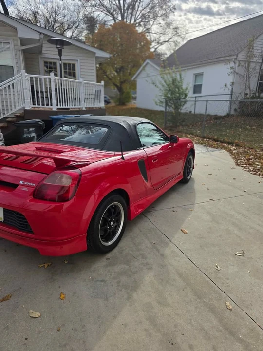 2000 Toyota MR2 Spyder/MR-S - Image 4 of 10