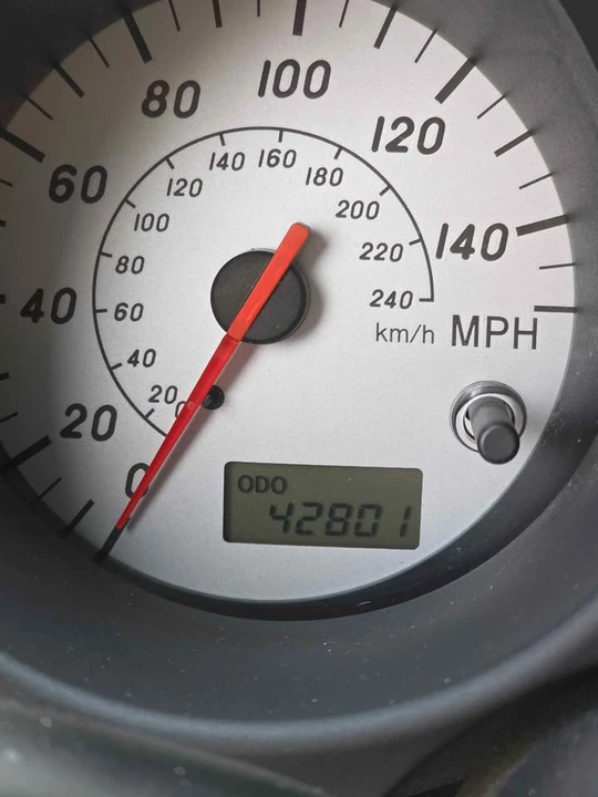 2000 Toyota MR2 Spyder/MR-S - Image 10 of 10