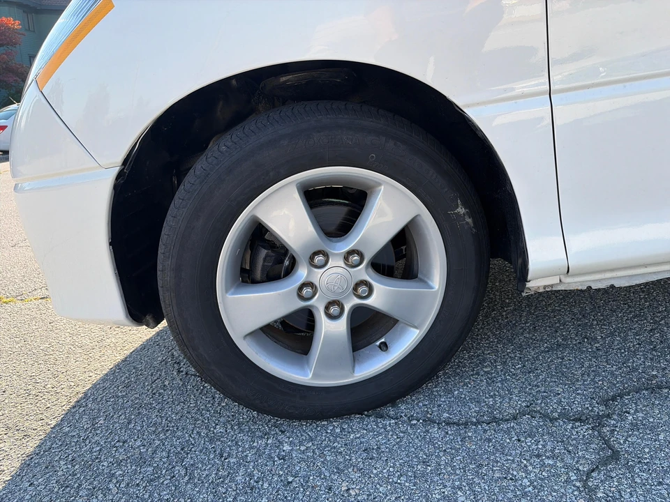 2000 Toyota Previa/Estima - Image 9 of 31