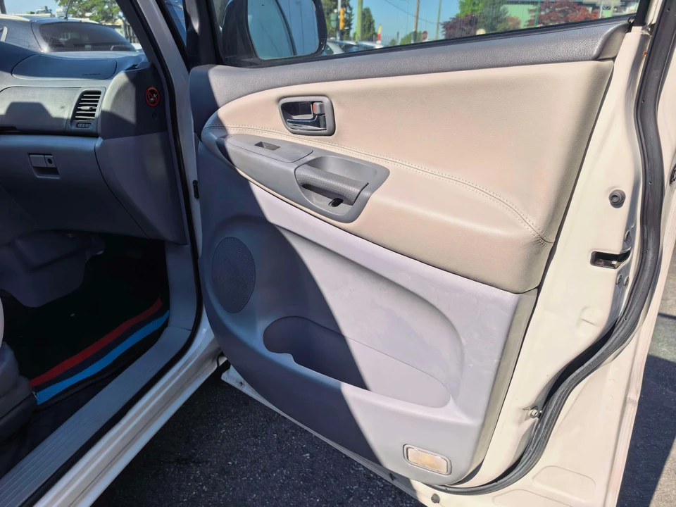 2000 Toyota Previa/Estima - Image 29 of 31