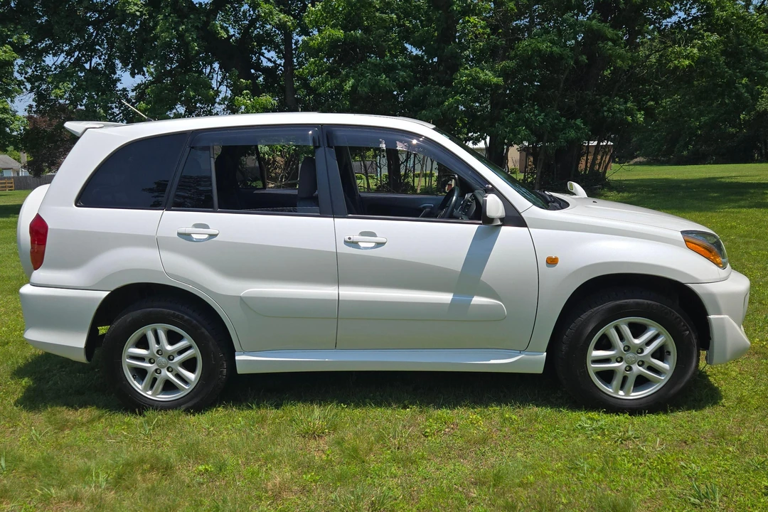 2000 Toyota RAV4 1st Gen - Image 3 of 31