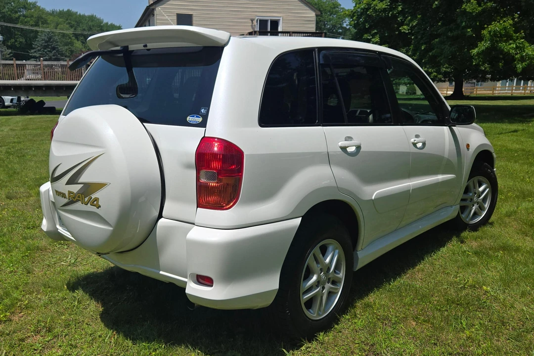 2000 Toyota RAV4 1st Gen - Image 4 of 31