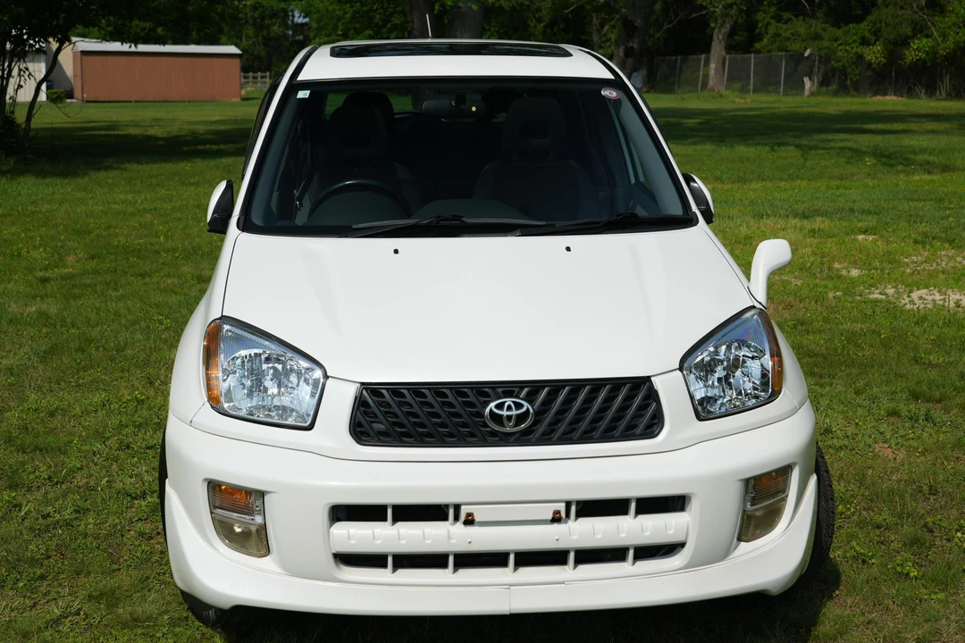 2000 Toyota RAV4 1st Gen - Image 2 of 31