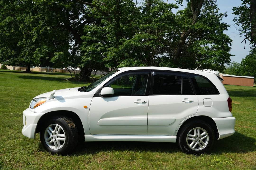 2000 Toyota RAV4 1st Gen - Image 9 of 31
