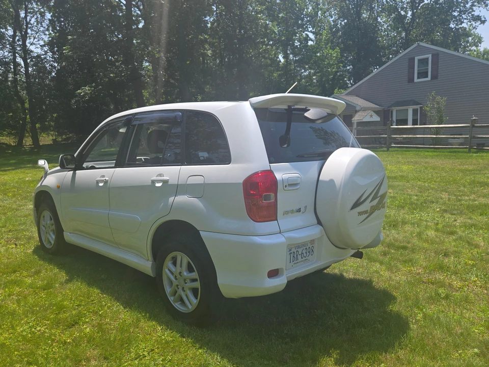 2000 Toyota RAV4 1st Gen - Image 10 of 31