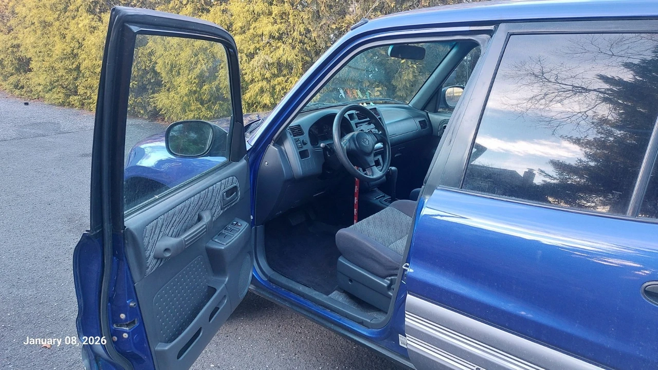 2000 Toyota RAV4 1st Gen - Image 15 of 20
