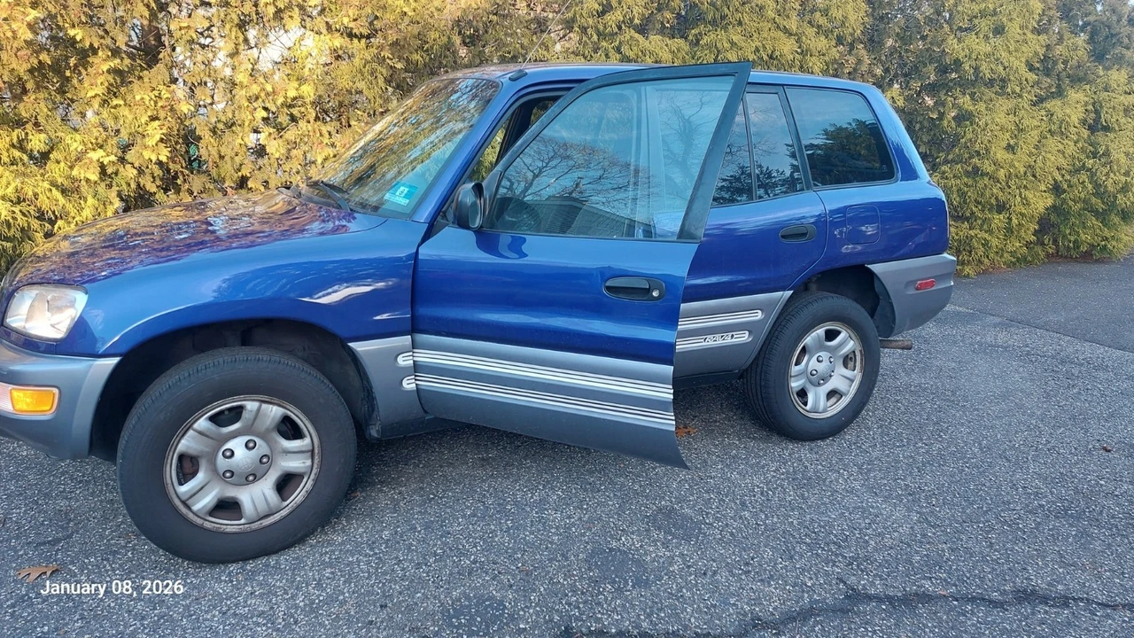 2000 Toyota RAV4 1st Gen - Image 14 of 20