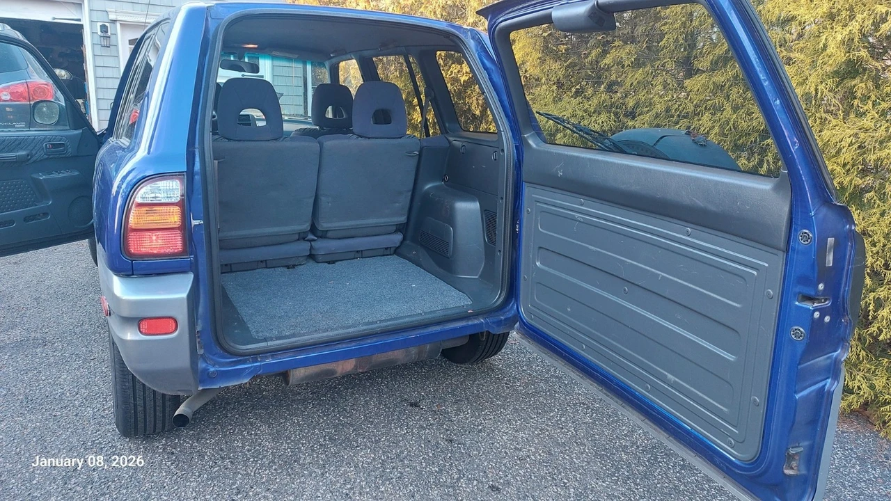 2000 Toyota RAV4 1st Gen - Image 12 of 20