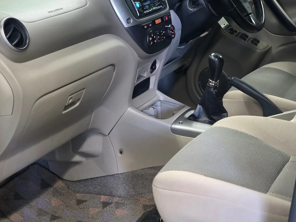 2000 Toyota RAV4 1st Gen - Image 8 of 31