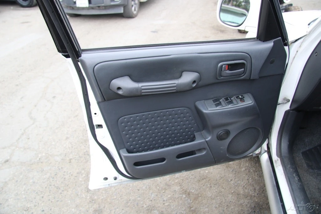 2000 Toyota RAV4 1st Gen - Image 11 of 21