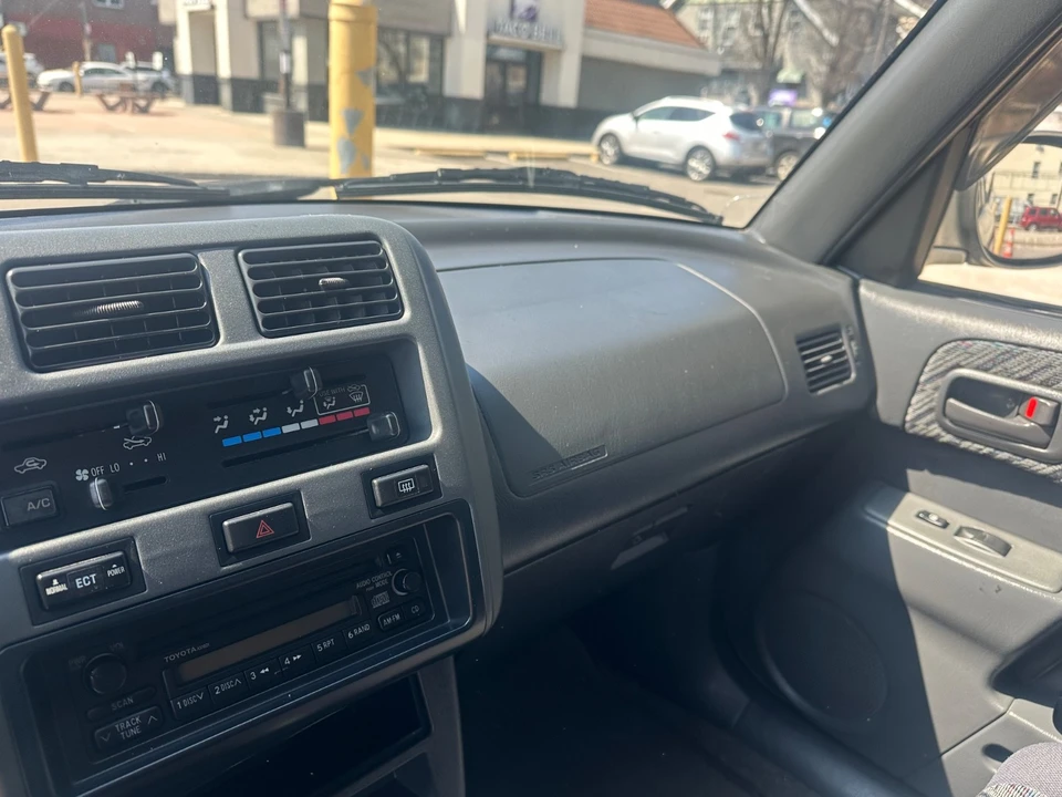 2000 Toyota RAV4 1st Gen - Image 25 of 31