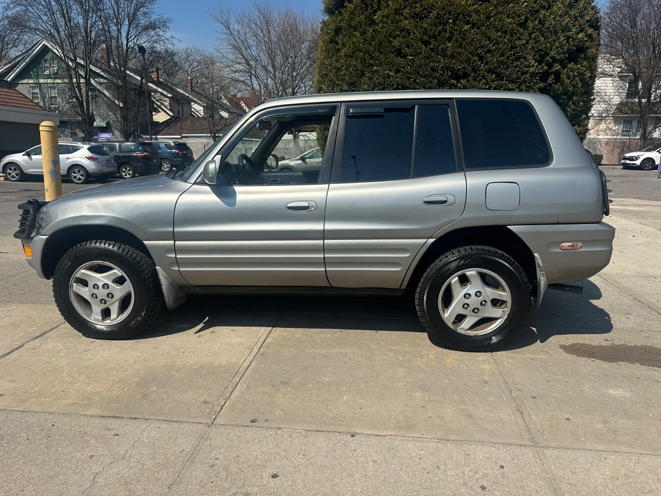 2000 Toyota RAV4 1st Gen - Image 4 of 31