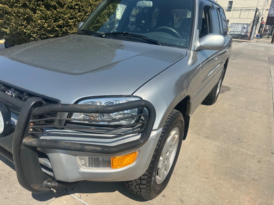 2000 Toyota RAV4 1st Gen - Image 11 of 31