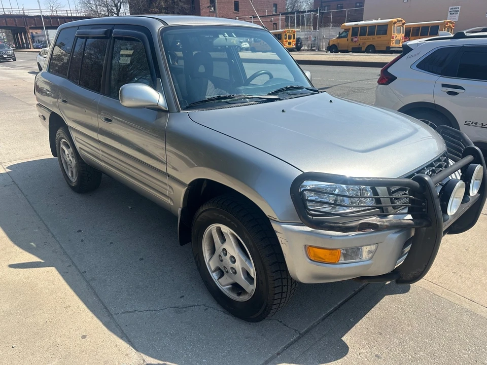 2000 Toyota RAV4 1st Gen - Image 9 of 31