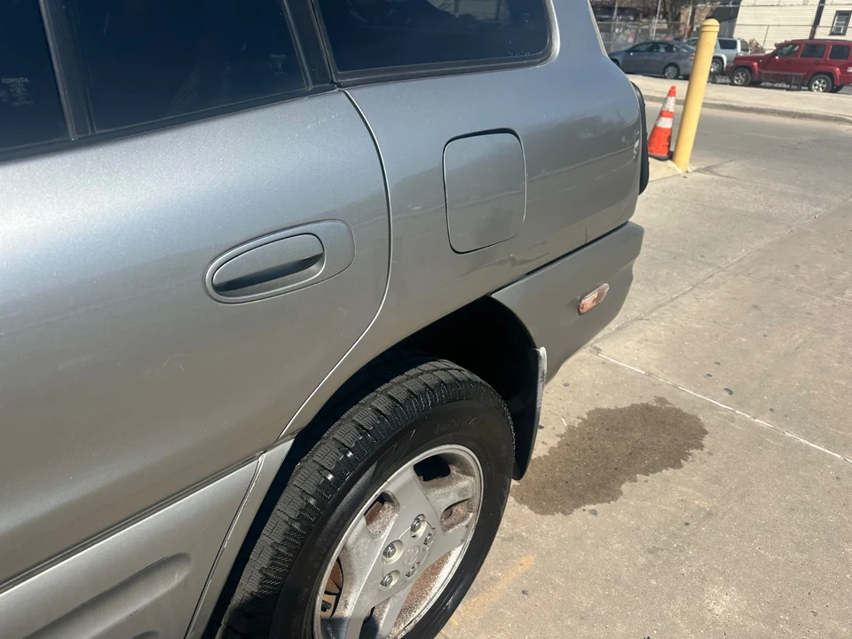 2000 Toyota RAV4 1st Gen - Image 13 of 31