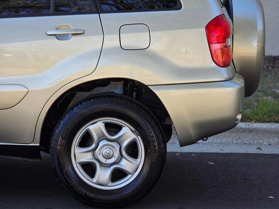 2000 Toyota RAV4 1st Gen - Image 12 of 21