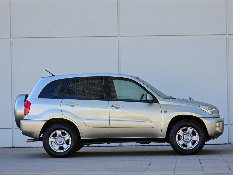 2000 Toyota RAV4 1st Gen - Image 19 of 21