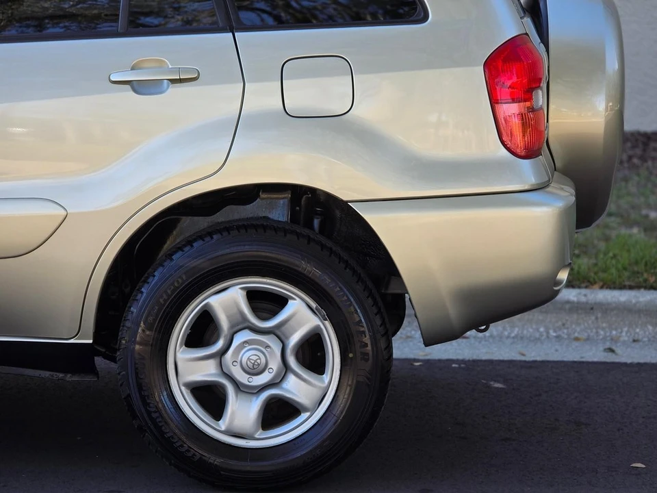 2000 Toyota RAV4 1st Gen - Image 12 of 21