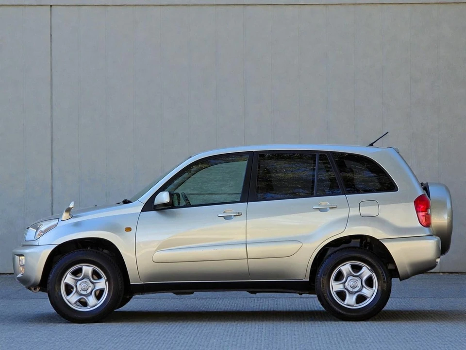 2000 Toyota RAV4 1st Gen - Image 2 of 21