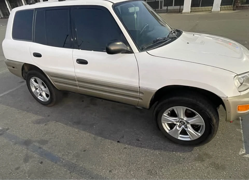 2000 Toyota RAV4 1st Gen - Image 6 of 10