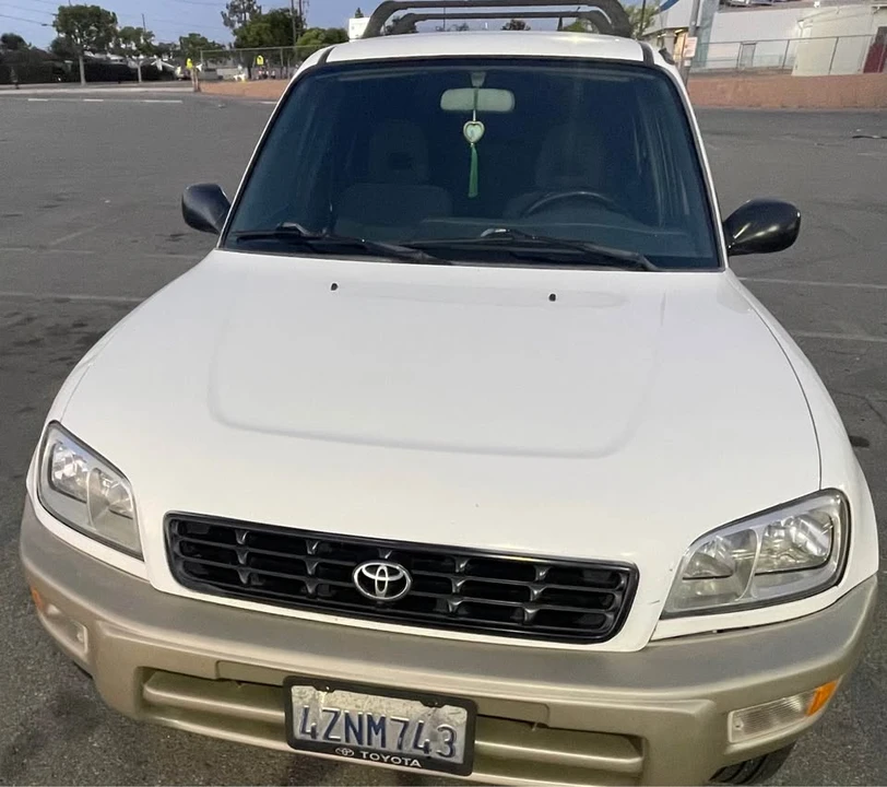 2000 Toyota RAV4 1st Gen - Image 5 of 10