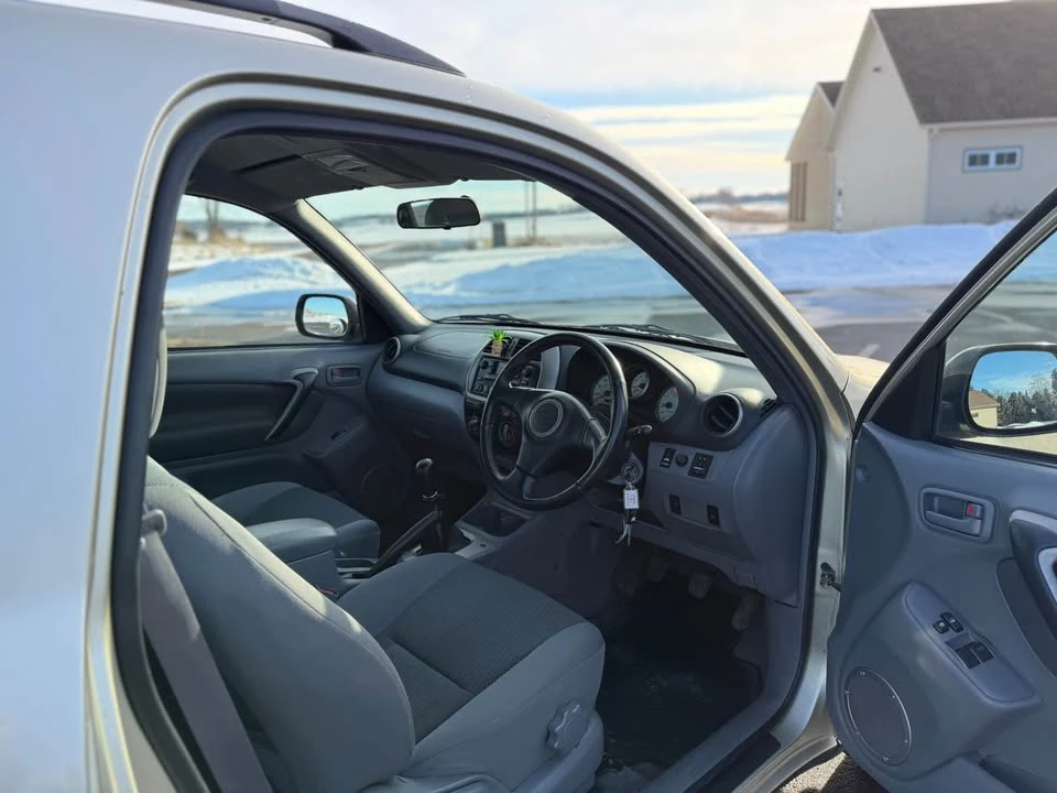 2000 Toyota RAV4 1st Gen - Image 12 of 18