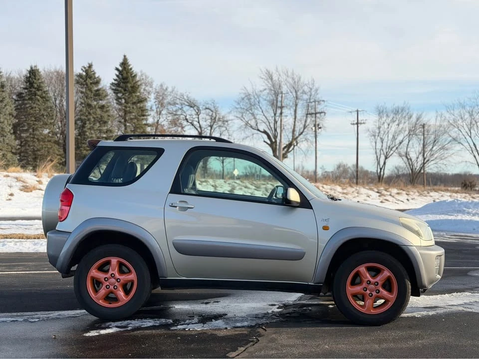 2000 Toyota RAV4 1st Gen - Image 10 of 18